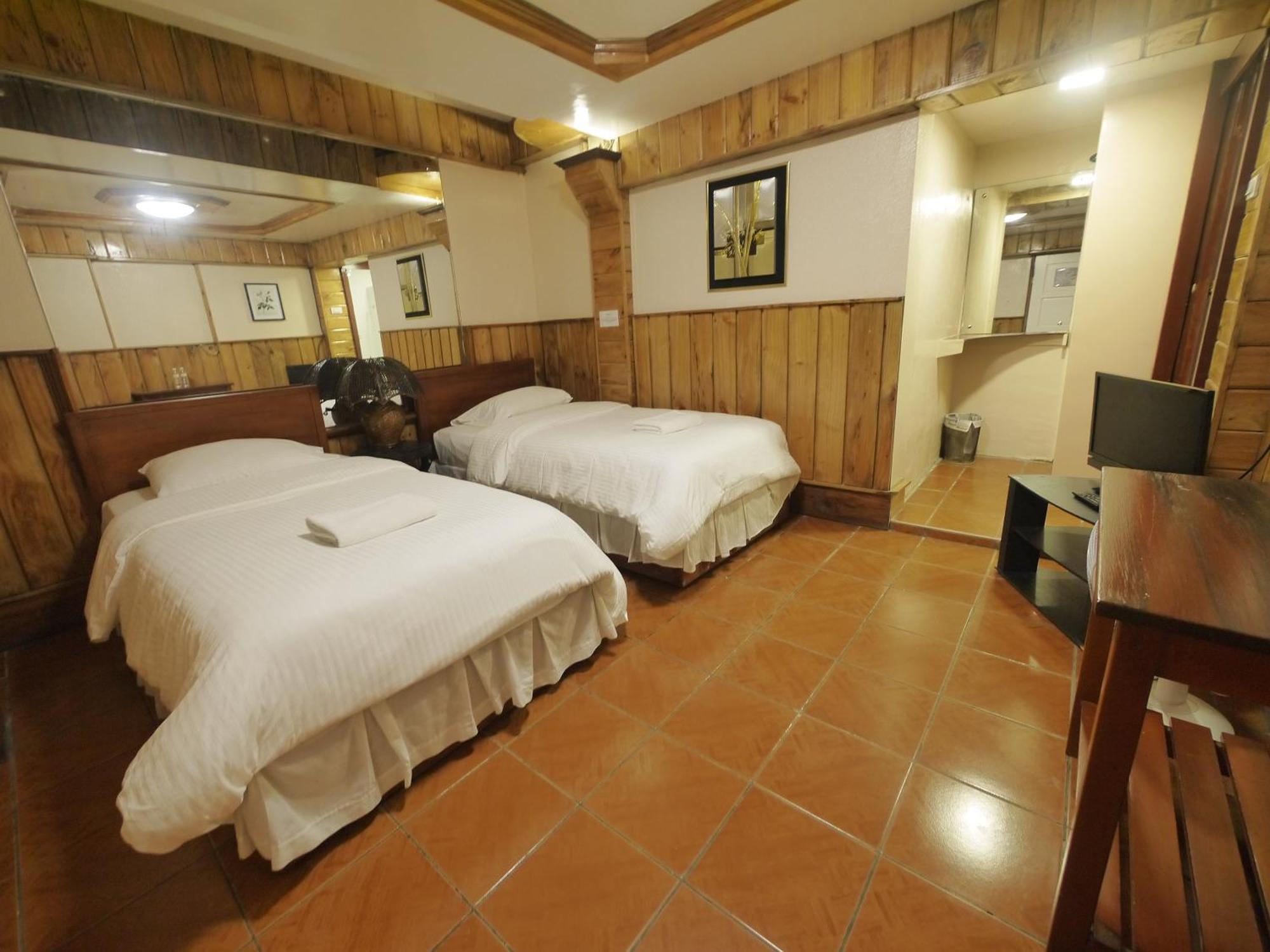 Mountain Lodge And Restaurant Baguio City Eksteriør billede